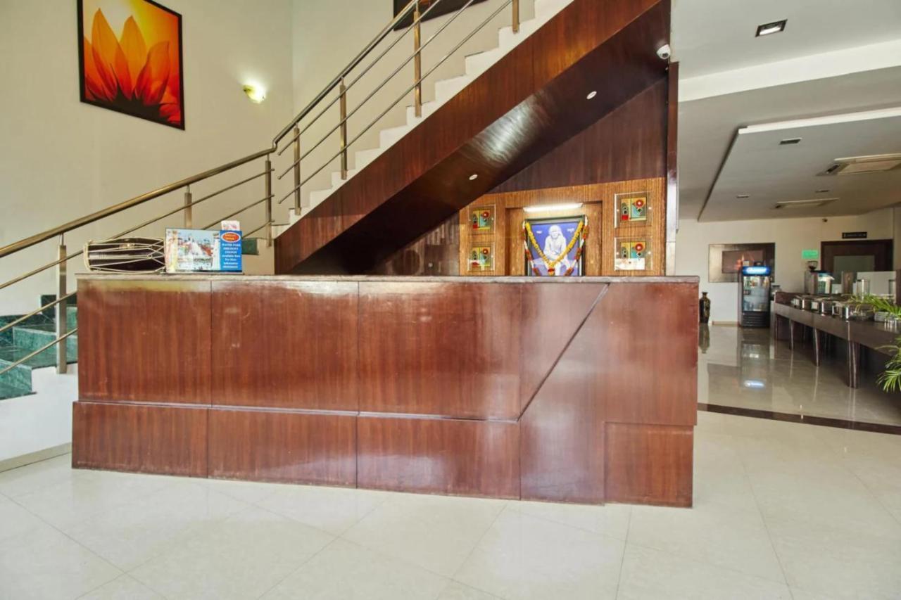 Hotel Shirdi Sai Wada Luaran gambar