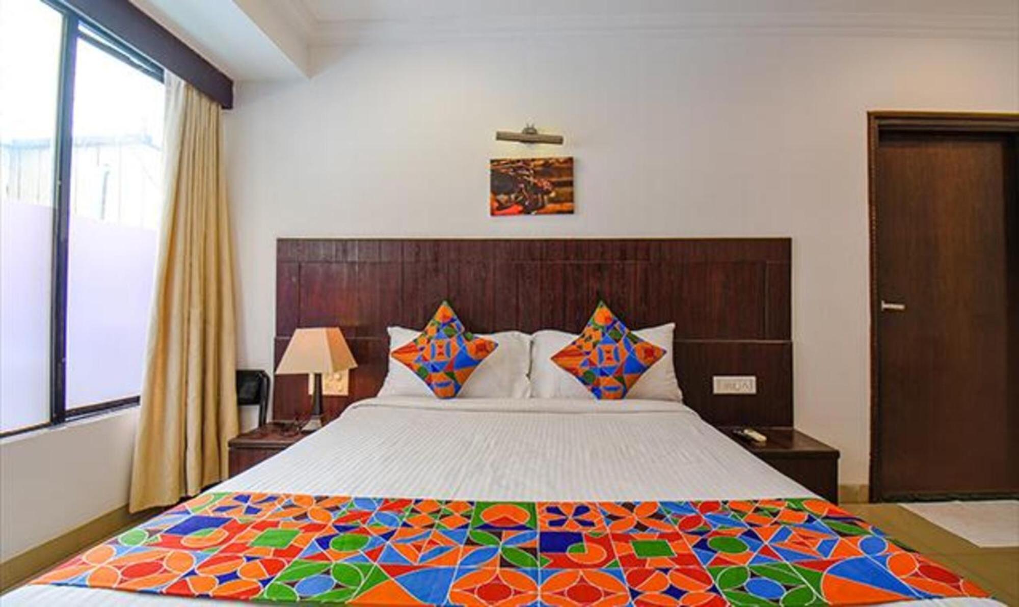 Hotel Shirdi Sai Wada Luaran gambar