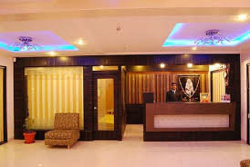 Hotel Shirdi Sai Wada Luaran gambar