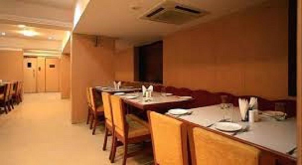 Hotel Shirdi Sai Wada Luaran gambar